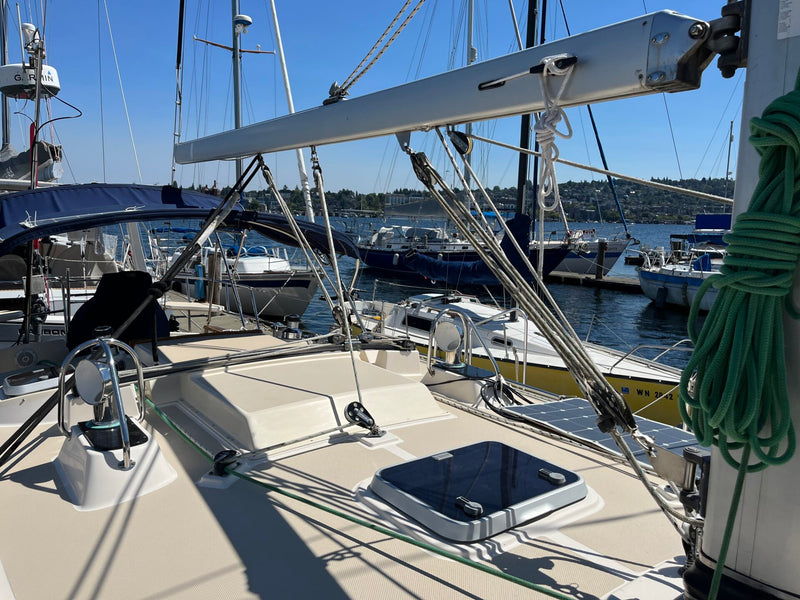2001 Island Packet 380 "Alpha Leonis"