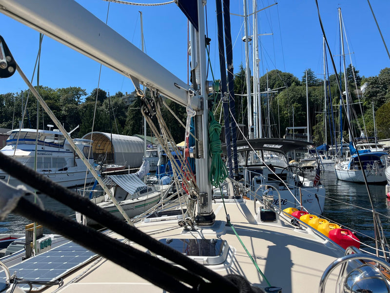 2001 Island Packet 380 "Alpha Leonis"