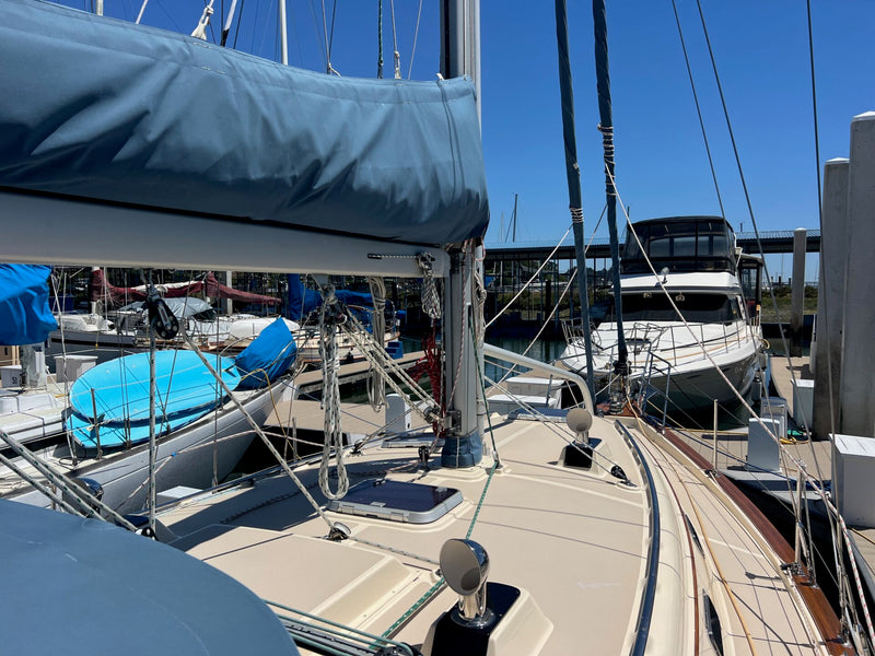 1999 Island Packet 380 SOLITUDE