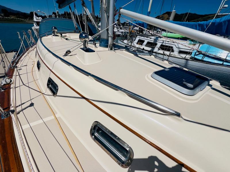 1999 Island Packet 380 SOLITUDE