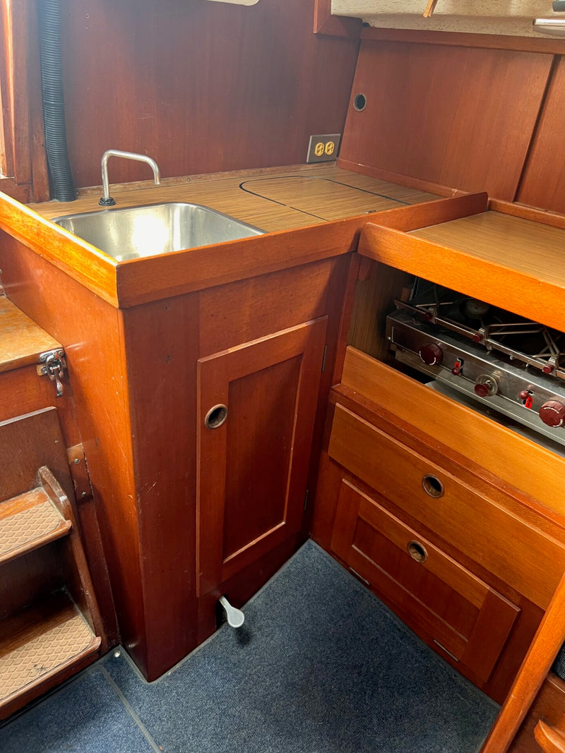 1975 Hallberg-Rassy Monsun 31 NARWHAL
