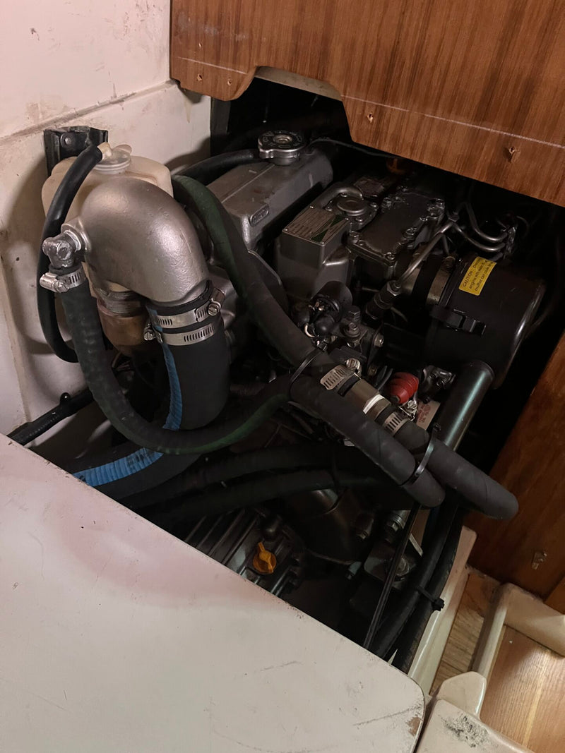 Catalina 320 - KNOT TO WORRY