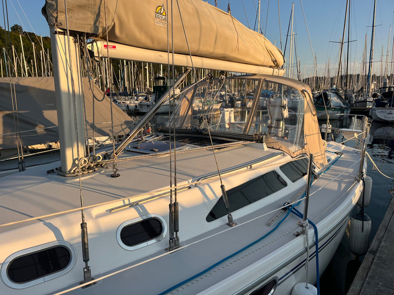 Catalina 320 - KNOT TO WORRY