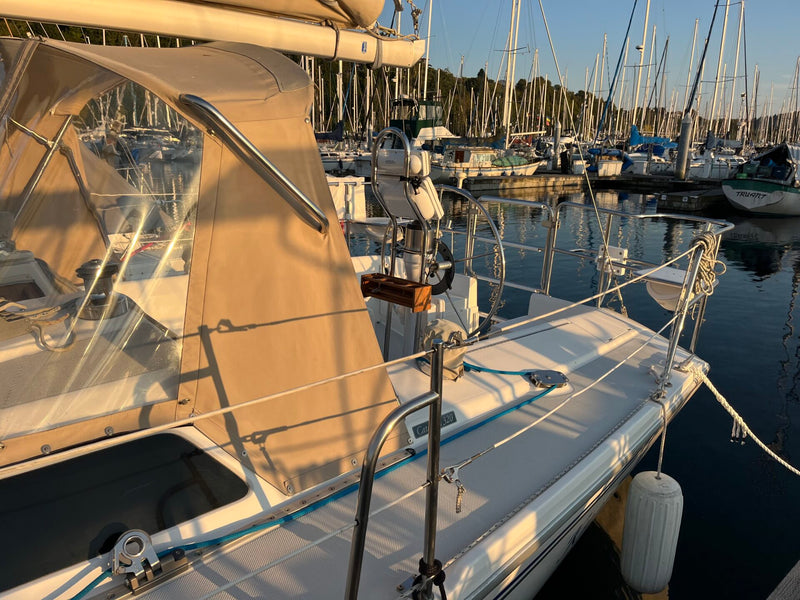 Catalina 320 - KNOT TO WORRY