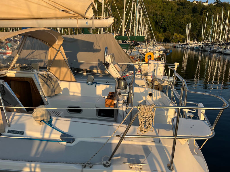Catalina 320 - KNOT TO WORRY