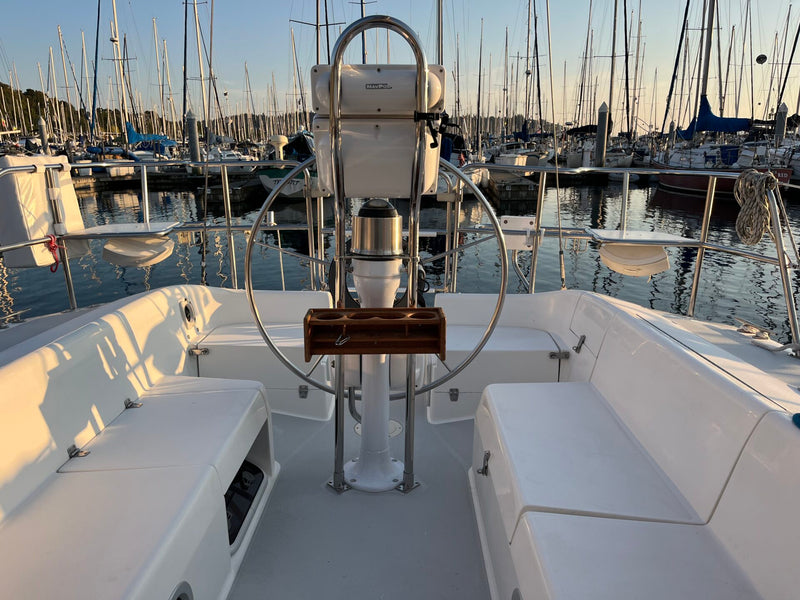 Catalina 320 - KNOT TO WORRY