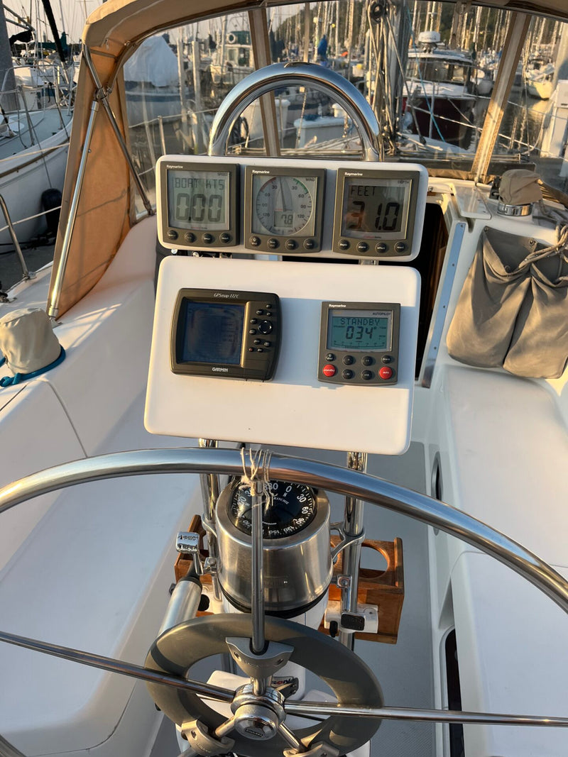 Catalina 320 - KNOT TO WORRY