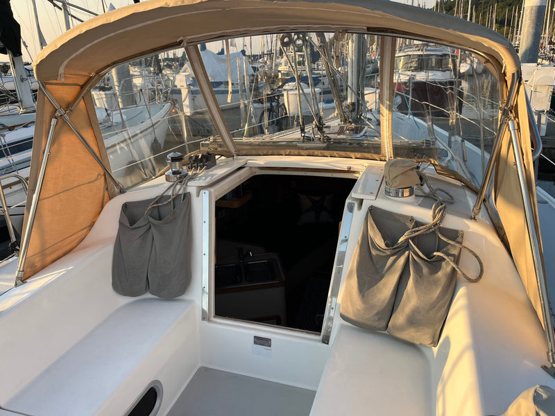 Catalina 320 - KNOT TO WORRY