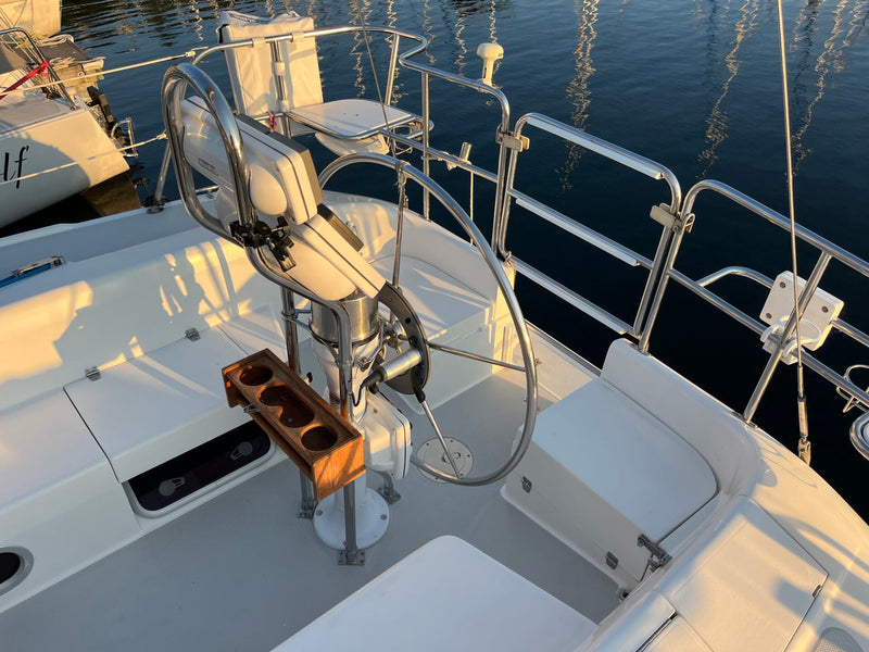 Catalina 320 - KNOT TO WORRY