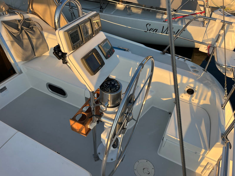 Catalina 320 - KNOT TO WORRY