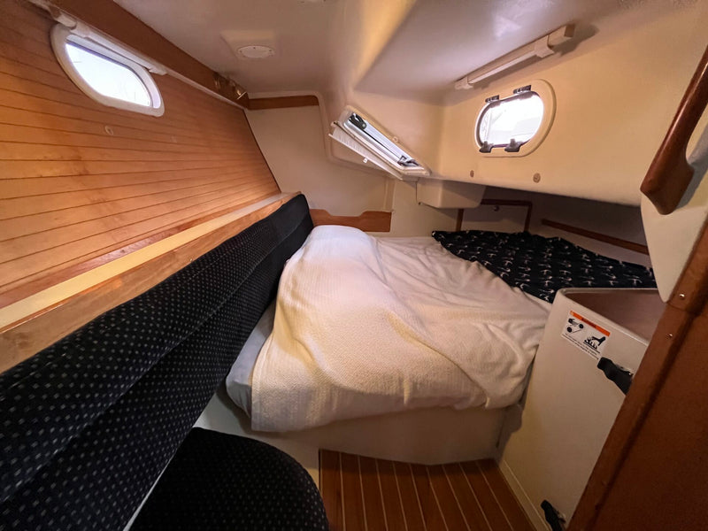 Catalina 320 - KNOT TO WORRY