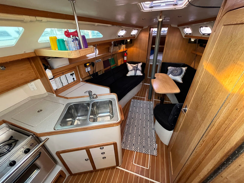 Catalina 320 - KNOT TO WORRY