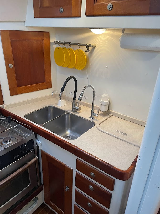 CAPAZ - Perry Pilothouse 48
