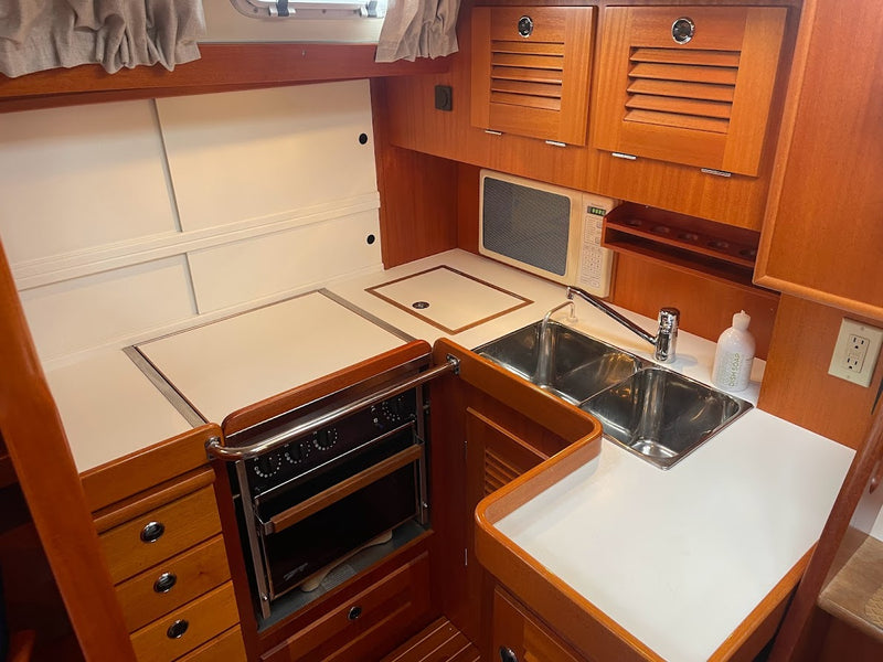 Hallberg-Rassy 42 Legacy