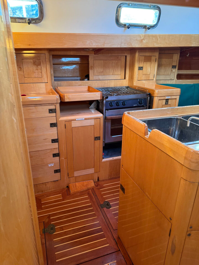 Chuck Burns Custom Schooner - SIR EDMUND