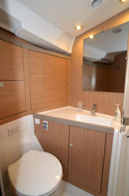 2018 Beneteau Oceanis 45 Lifestyle