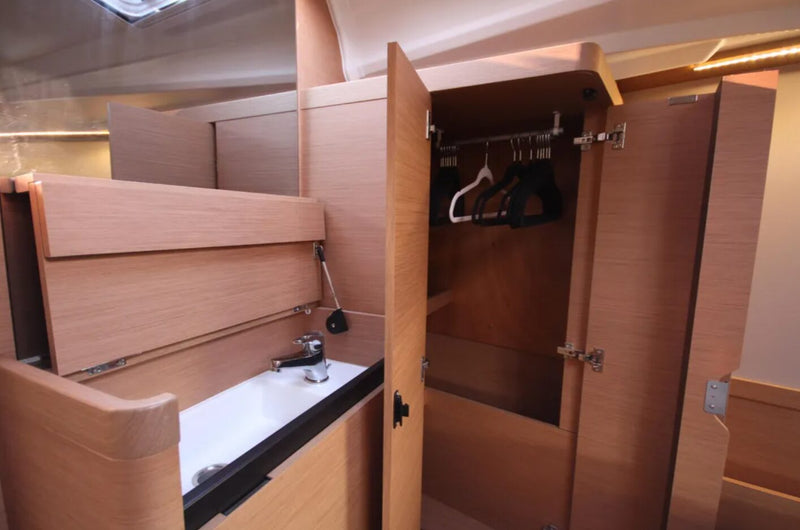 2022 Jeanneau Sun Odyssey 410 RETRIEVER