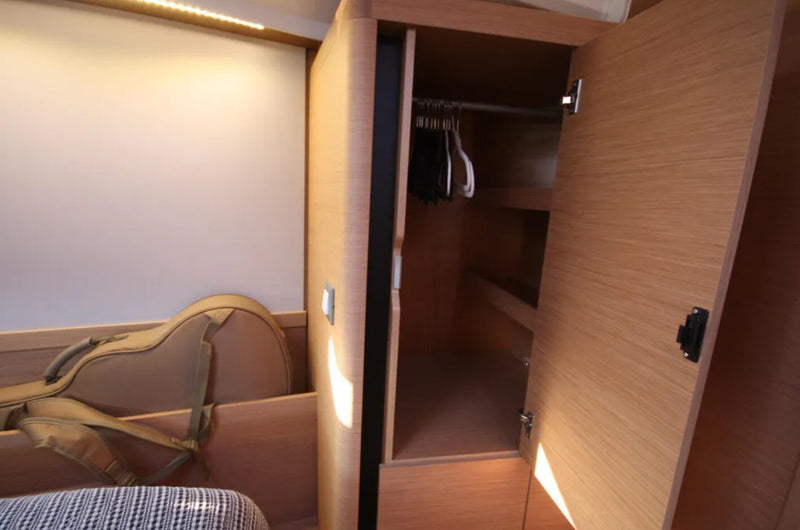 2022 Jeanneau Sun Odyssey 410 RETRIEVER