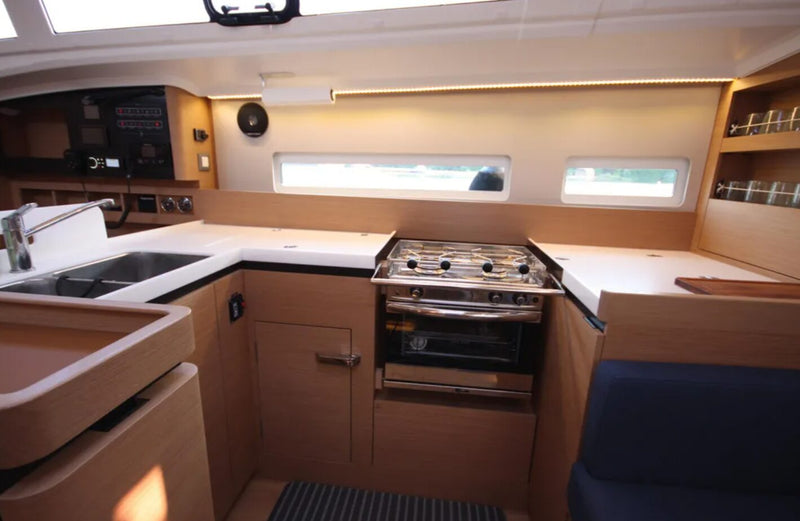 2022 Jeanneau Sun Odyssey 410 RETRIEVER
